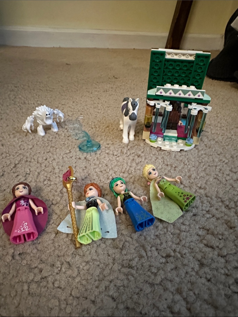 LEGO Frozen Mini Doll Set with Green Accessories - LEGO